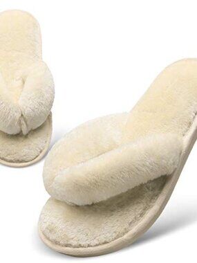 BRAND NEW Women's Light Cream Bedroom Slippers